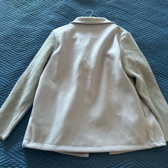 Jolie Blake | Grey Eva Sweater Blazer in Size L - Picture 4 of 4